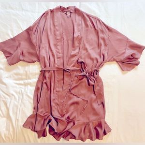 Beautiful soft robe. In great condition!